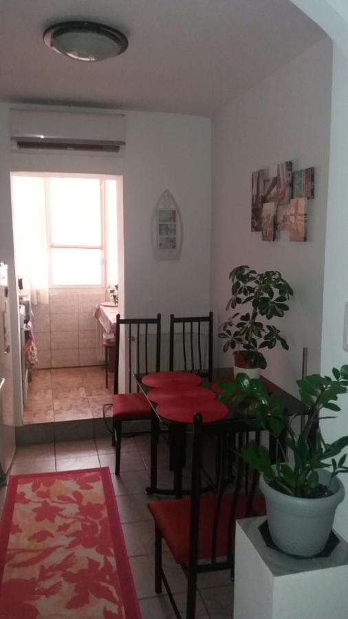 Appartement Jorali à Oradea Extérieur photo